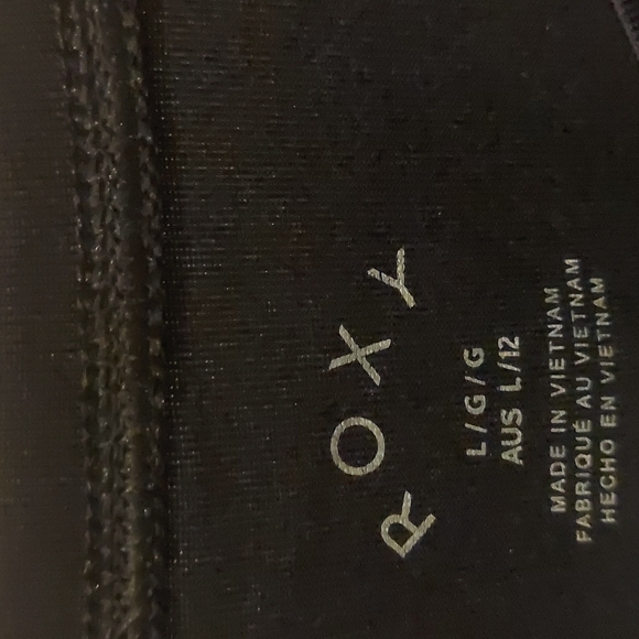 ROXY Essentials Long Sleeve Zip-Up UPF 50 Rashguard Blk/White Size L NWT NEW - Picture 10 of 10